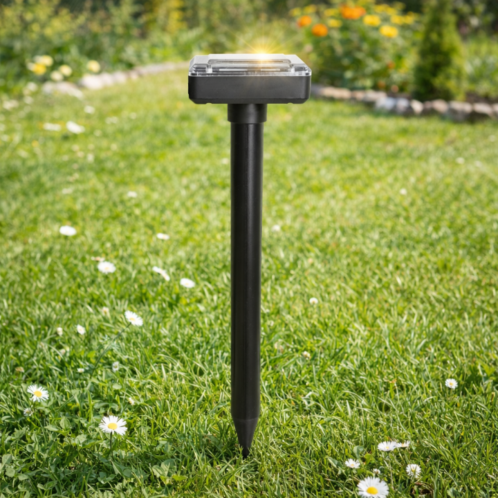 Solarny odstraszacz na krety i gryzonie - kwadratowy, duży