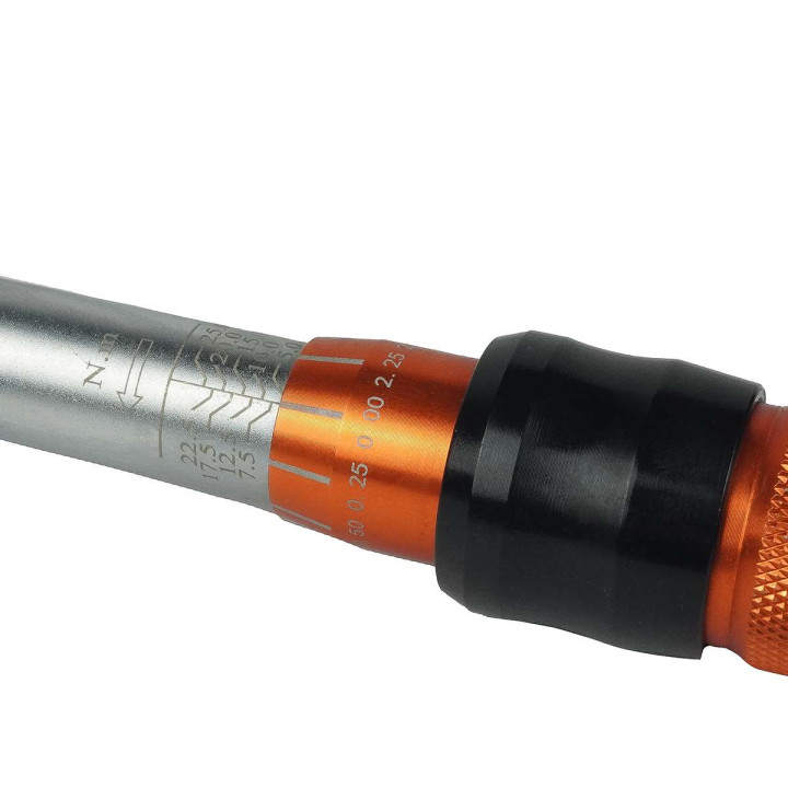 KLUCZ DYNAMOMETRYCZNY DWUKIERUNKOWY 1/4' 5-25NM KALIBRACJA C8212 RICHMANN