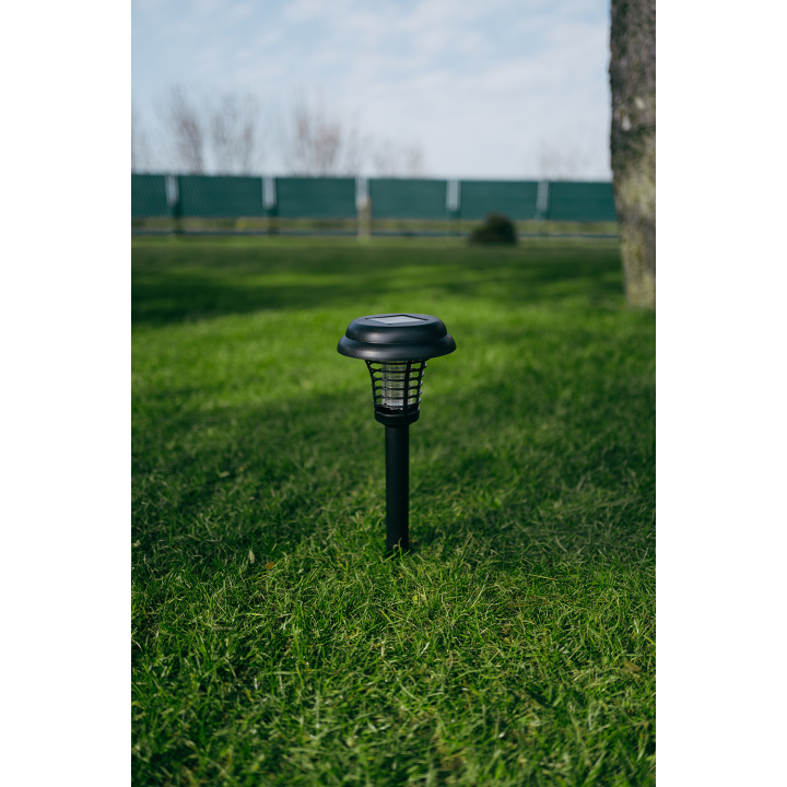 Solarnа lampka owadobójcza LED UV – skuteczna na komary i owady